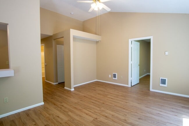 Photo - 236 SW Meade St Unit 236-04