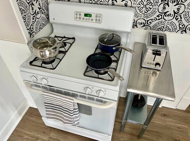 10702 Lamontier Ave Unit Upper