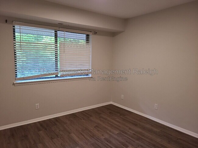1004 Sandlin Pl Unidad F