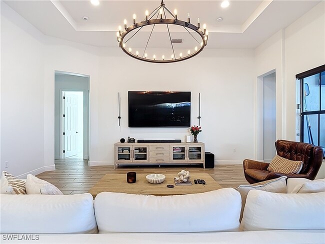 Photo - 5023 Salerno St