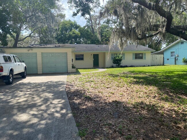 Photo - 2812 Sheringham Rd House