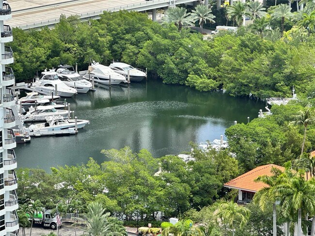 Building Photo - 3530 Mystic Pointe Dr Unit 2607