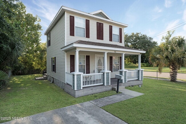 Photo - 788 Spearing St