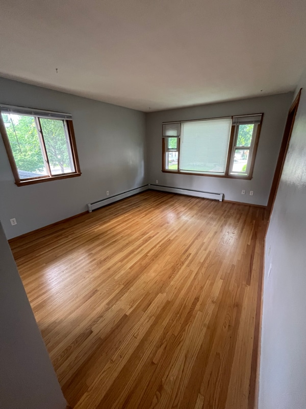 Building Photo - 604 9th St S