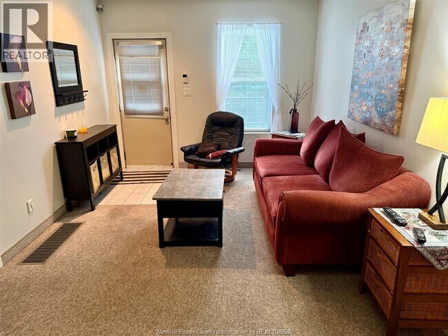 Photo - 1679 Drouillard Rd Unit 3