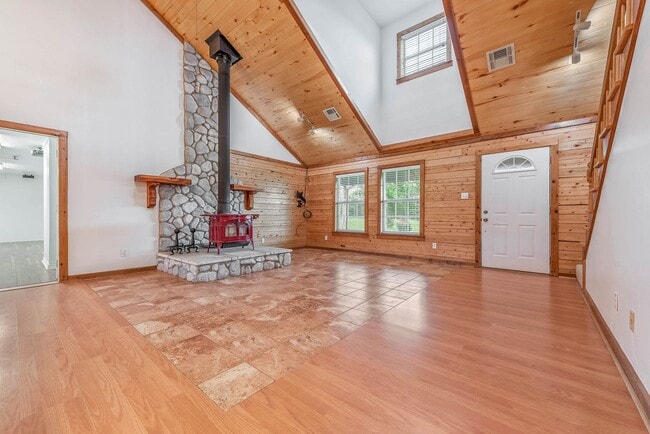 Photo - 10 acres with 3/2 cabin for rent in Navaso...