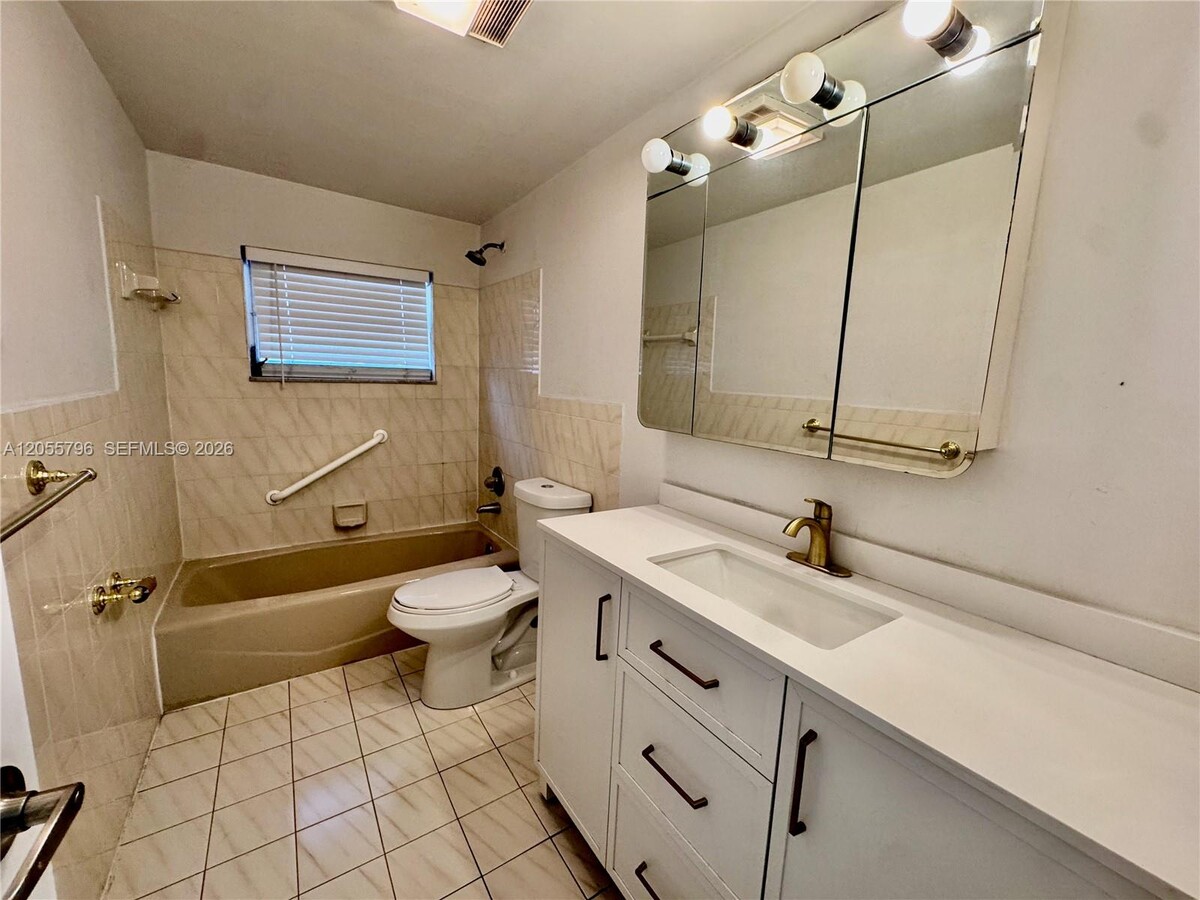Photo - 719 Glenn Pkwy Unit E