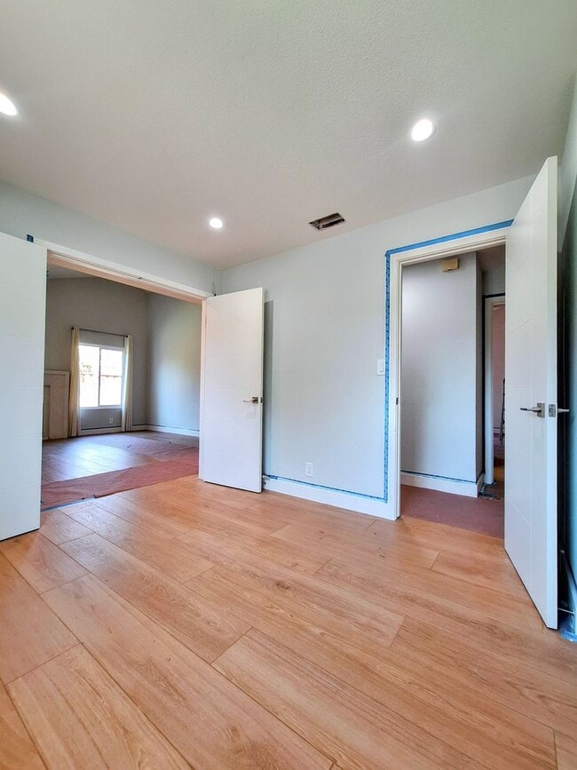 Photo - Beautifully Remodeled 3bd Single Story House: Everything Brand New!