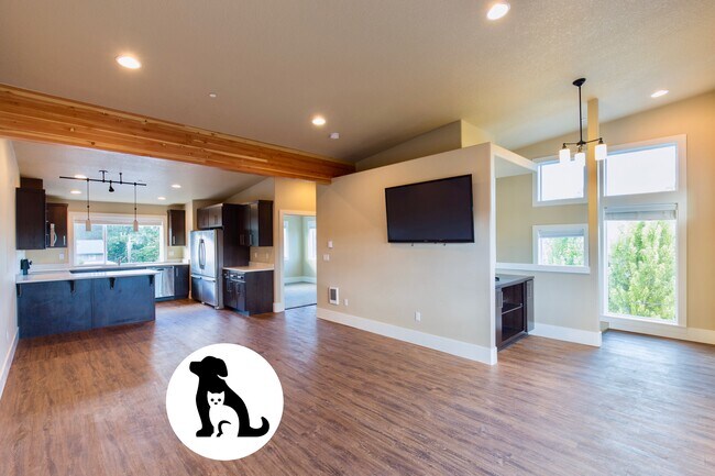 Photo - 880 Grove SW St Unit 103