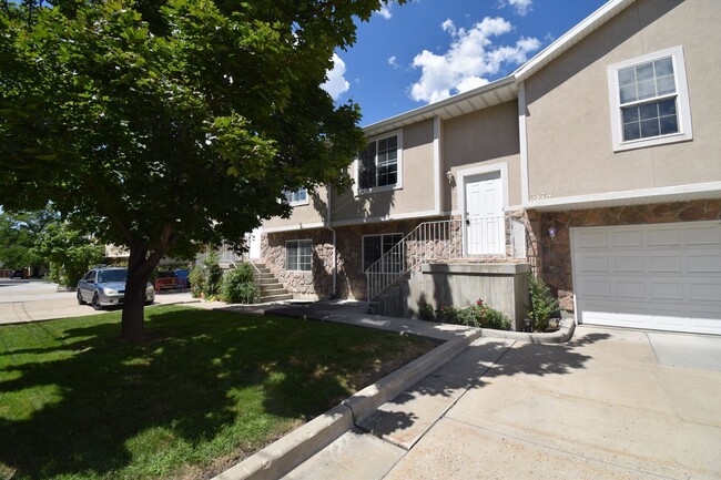 Photo - Amazing 3 Bedroom 2.5 Bathroom in SLC!!!
