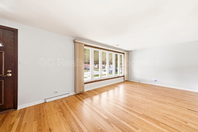 Photo - 5144 S Melvina Ave