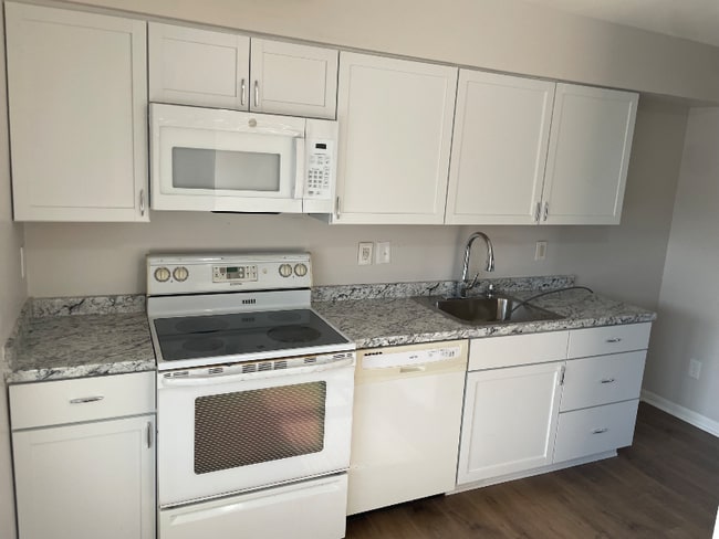 Photo - 438 Red Tulip Ct