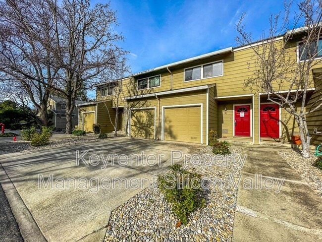 Building Photo - 700 Chiquita Ave Rental