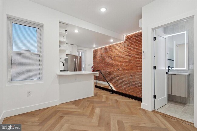 Photo - 1438 Tasker St