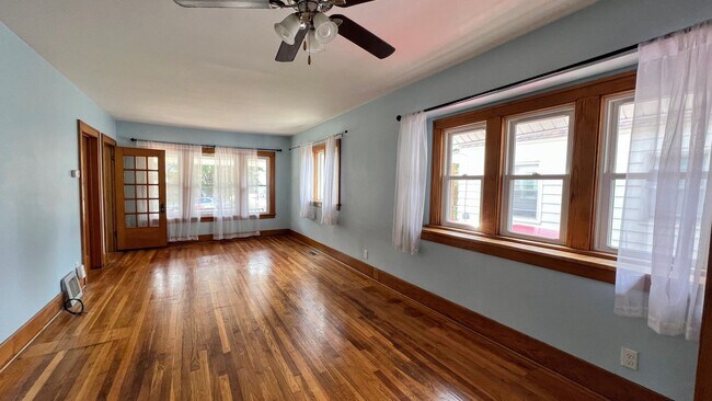 Photo - 1431 Pine Ave NW