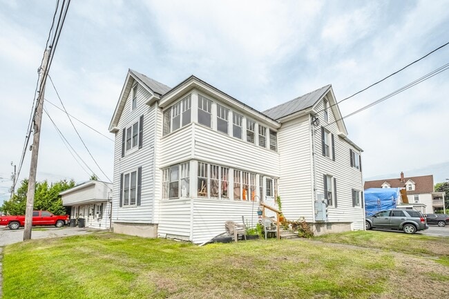 Pet Friendly Apartments For Rent In Waterville Me Forrent Com Pet Friendly Apartments For Rent In Waterville Me Forrent Com