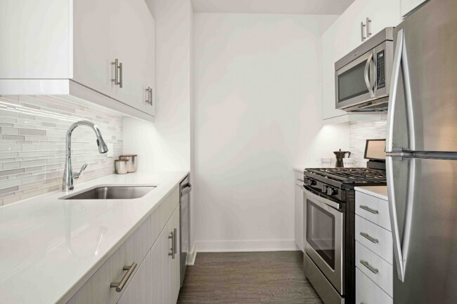 Photo - 981 S State St