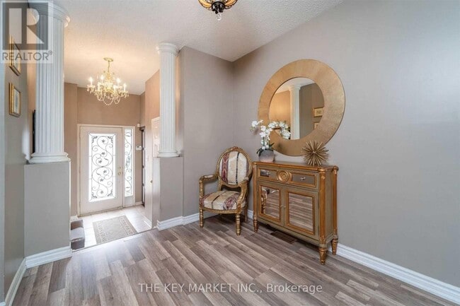 Photo - 2350 Britannia Rd W