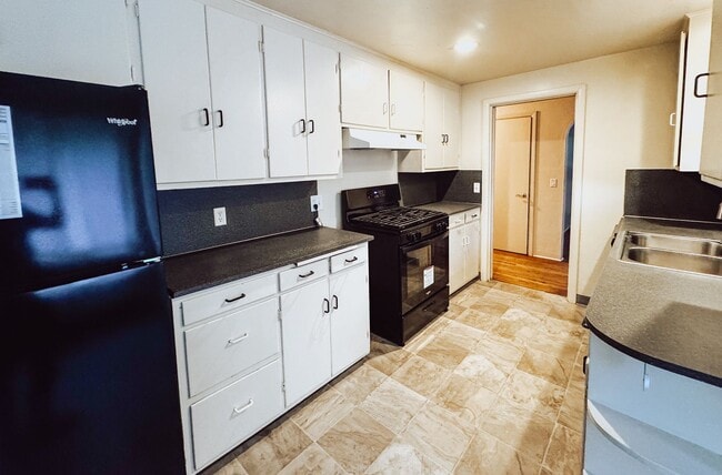 Photo - Charming 3 Bedroom in River Road Area!