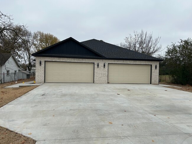 Building Photo - 7201 Texas Rd Unit B