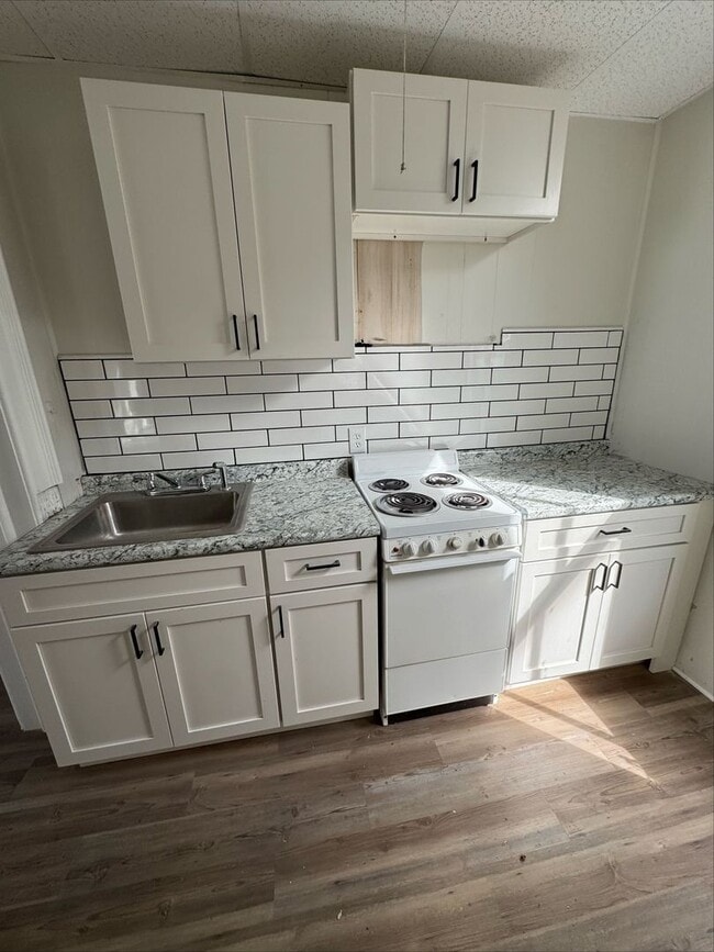 Building Photo - Fox Property Services Unit 2411-A