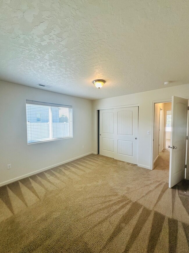 Photo - 1586 W 44th Ave