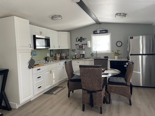 Photo - 6819 Heron Ln