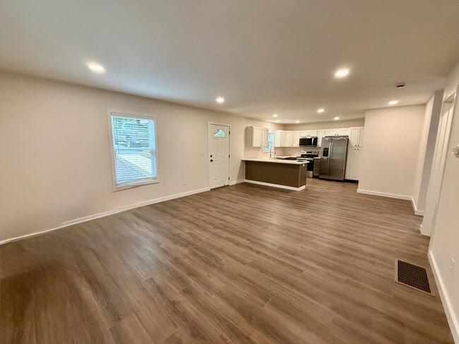 Photo - 137 Luke Martin Ln