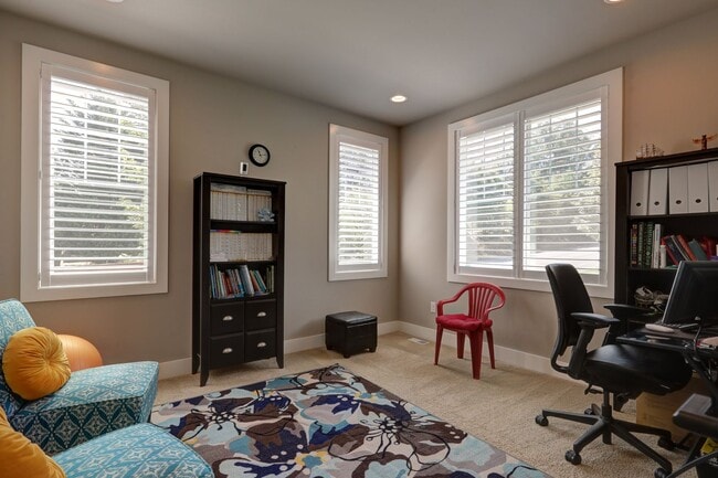 Photo - Stunning 5-Bedroom Sammamish Home with Main-Level Guest Suite