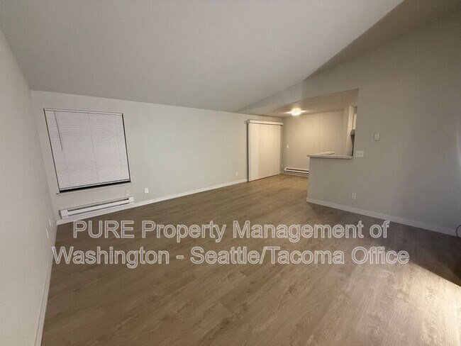 Photo - 6601 S 8th St