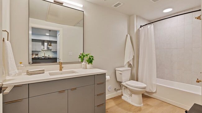 Modern bathroom in the Jade model