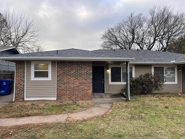 Building Photo - 444 S Elm Ct Unit 448 S Elm Ct