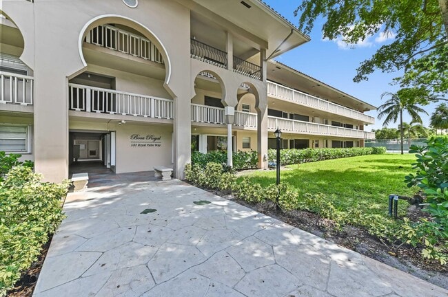 Photo - 100 Royal Palm Way Unit 1070
