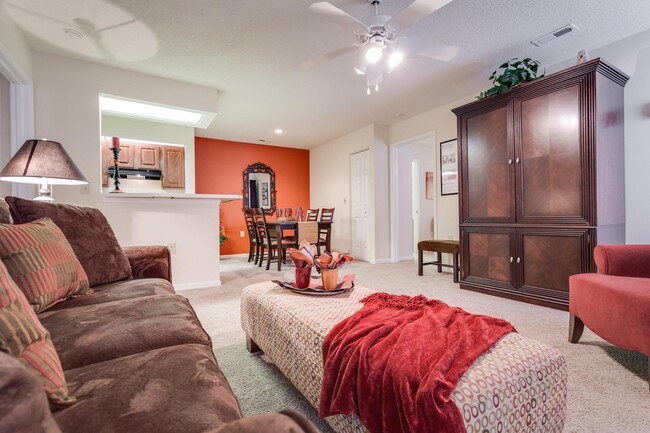 Photo - Arbors at Windsor Lake Apartments