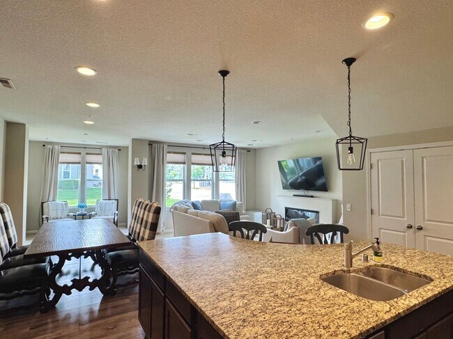 Photo - 721 Wildflower Ln