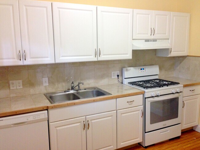 Photo - 2037 Park Ave