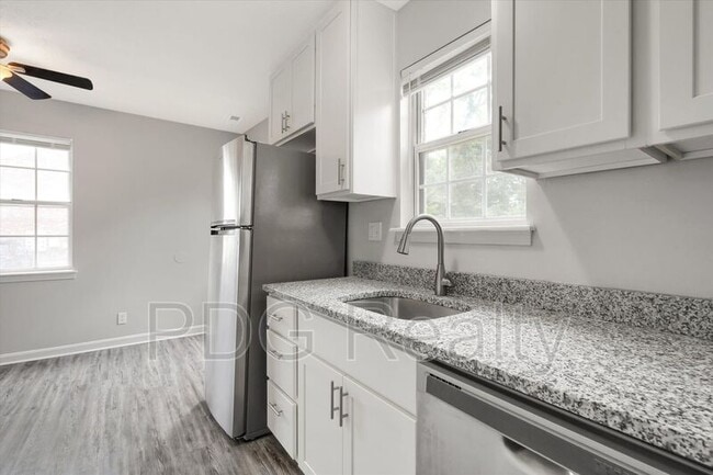 Building Photo - 12010 Morningside Dr Rental