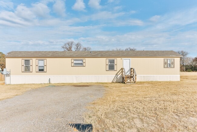 Photo - 15716 Country Way