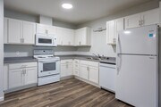 2BR, 1BA - 956SF - Kitchen