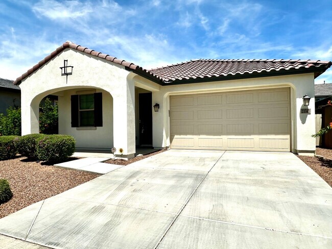 Building Photo - BEAUTIFUL VERRADO 3 BEDROOM PLUS DEN WITH ... Rental