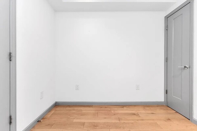 332 E 6th St Unit 8