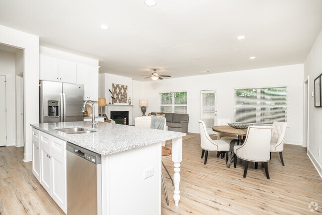 The Anson - Kitchen - North Pointe