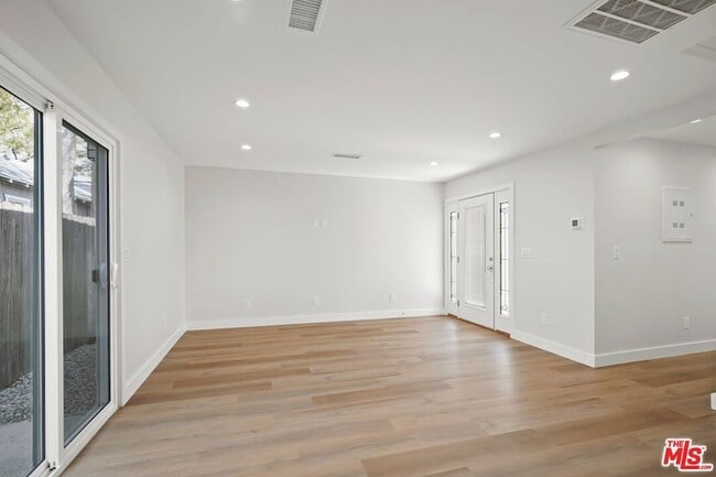 Photo - 1561 E Elizabeth St