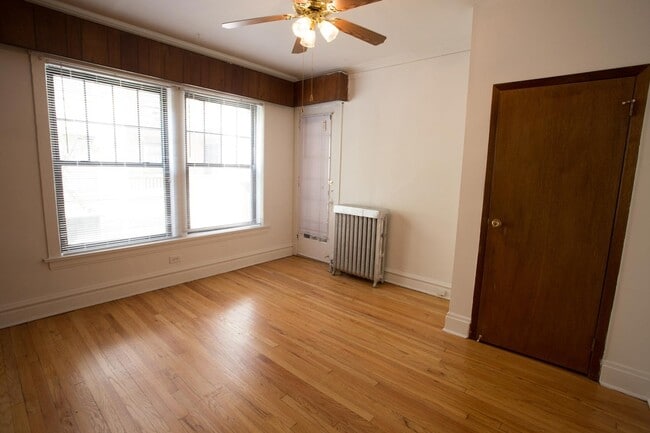 Photo - 5411-5421 S. Ellis Avenue