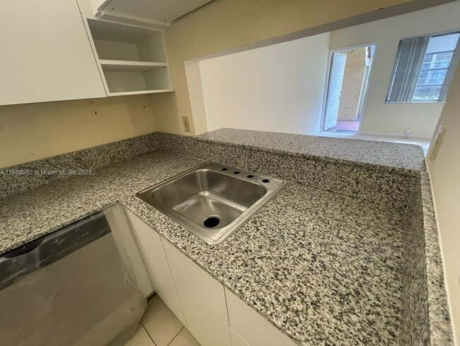 Photo - 820 Twin Lakes Dr Unit 820