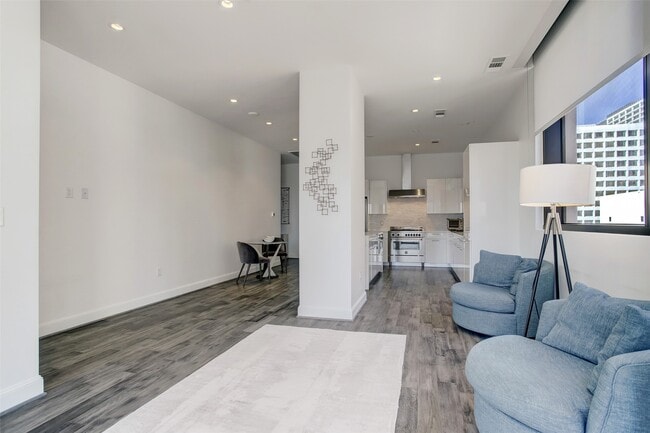 Photo - 1211 Caroline St Unidad 1001