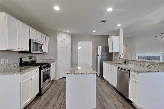 Photo - 20502 Upper Green St