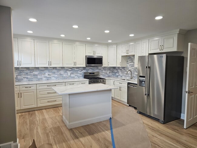 Building Photo - 12724 Minden Rd Rental