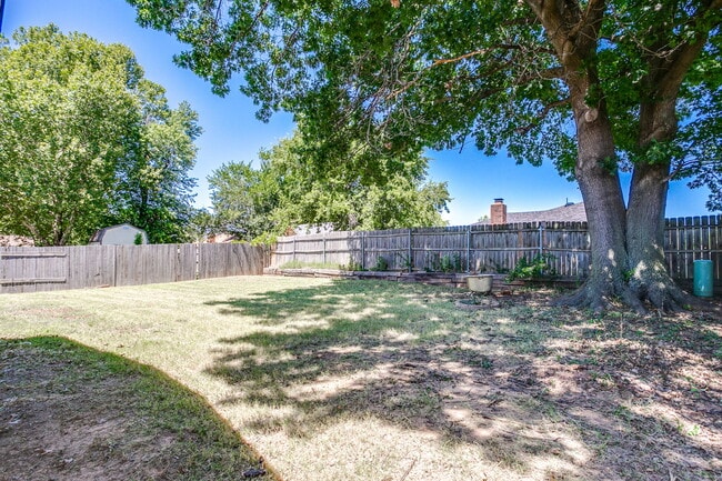 Photo - 1521 E Main St