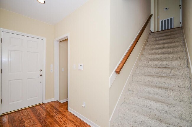 Photo - 2022 Fairview St